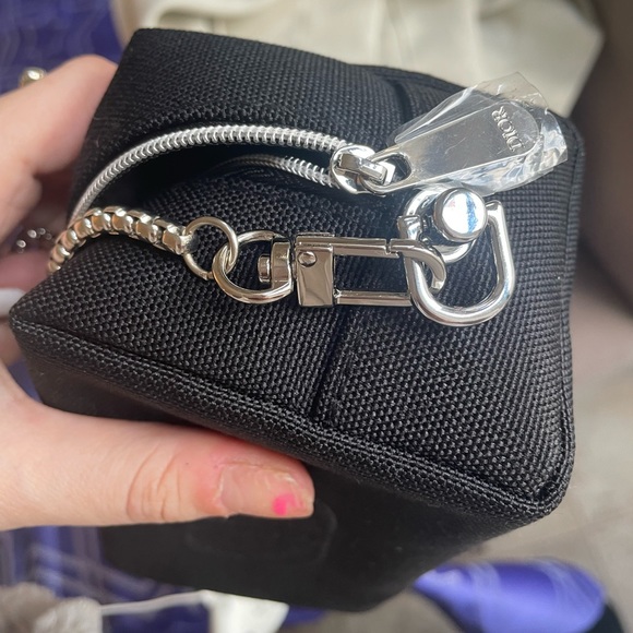 🆕 Dior Cosmetic Case to Crossbody, and also comes with Dior lipstick - Picture 16 of 16